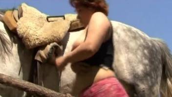Chubby mommy discovers the joys of bestiality